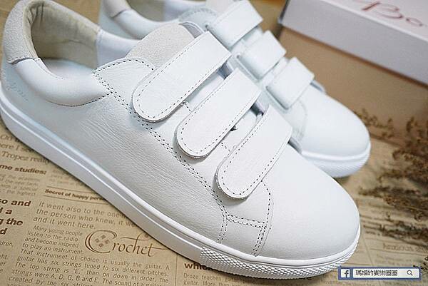 休閒女鞋穿搭分享【Bonjour 】下雨天不怕!3M防水真皮小白鞋-多種穿搭風格好駕馭