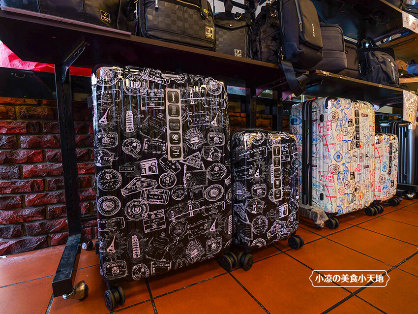 台中禾雅行動館 | 時尚行李箱最低999起,萬國eminent五折起超殺價,限時限量聯名款魔鬼貓行李箱晚來買不到!多款包包390元起,價格實惠好好逛。