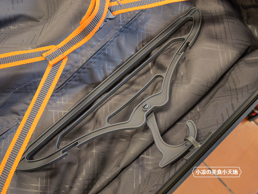 台中禾雅行動館 | 時尚行李箱最低999起,萬國eminent五折起超殺價,限時限量聯名款魔鬼貓行李箱晚來買不到!多款包包390元起,價格實惠好好逛。