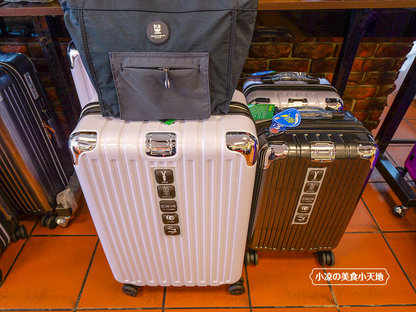 台中禾雅行動館 | 時尚行李箱最低999起,萬國eminent五折起超殺價,限時限量聯名款魔鬼貓行李箱晚來買不到!多款包包390元起,價格實惠好好逛。