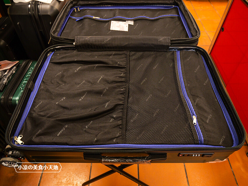 台中禾雅行動館 | 時尚行李箱最低999起,萬國eminent五折起超殺價,限時限量聯名款魔鬼貓行李箱晚來買不到!多款包包390元起,價格實惠好好逛。