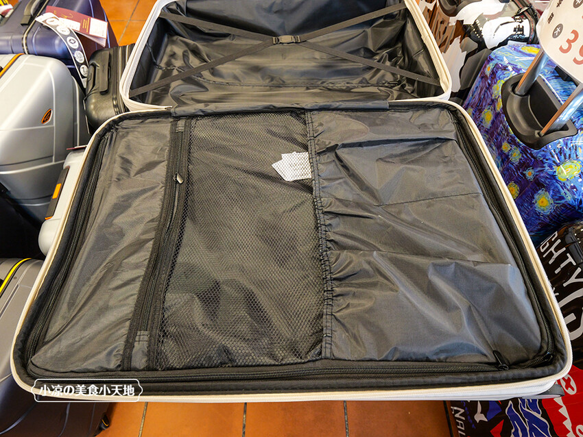 台中禾雅行動館 | 時尚行李箱最低999起,萬國eminent五折起超殺價,限時限量聯名款魔鬼貓行李箱晚來買不到!多款包包390元起,價格實惠好好逛。