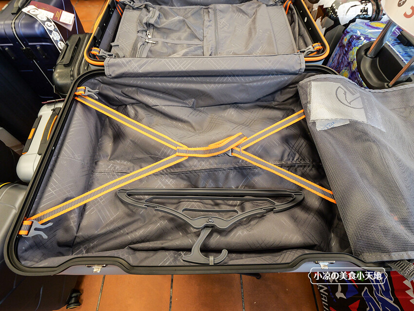 台中禾雅行動館 | 時尚行李箱最低999起,萬國eminent五折起超殺價,限時限量聯名款魔鬼貓行李箱晚來買不到!多款包包390元起,價格實惠好好逛。