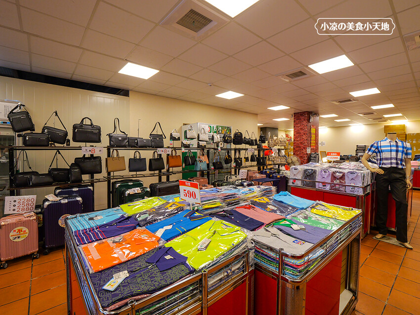 台中禾雅行動館 | 時尚行李箱最低999起,萬國eminent五折起超殺價,限時限量聯名款魔鬼貓行李箱晚來買不到!多款包包390元起,價格實惠好好逛。