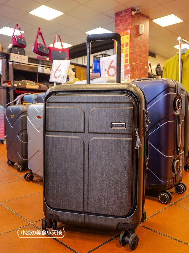 台中禾雅行動館 | 時尚行李箱最低999起,萬國eminent五折起超殺價,限時限量聯名款魔鬼貓行李箱晚來買不到!多款包包390元起,價格實惠好好逛。