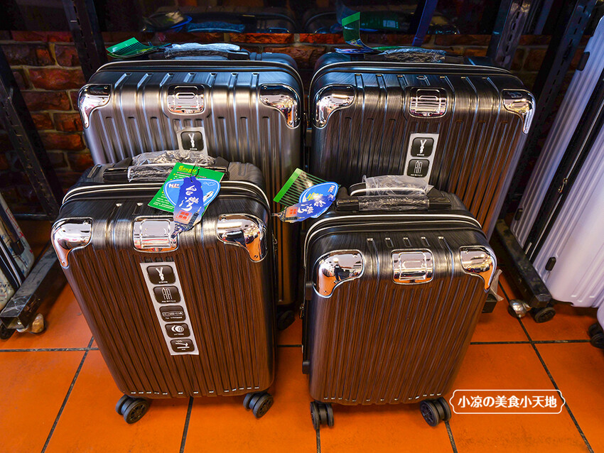 台中禾雅行動館 | 時尚行李箱最低999起,萬國eminent五折起超殺價,限時限量聯名款魔鬼貓行李箱晚來買不到!多款包包390元起,價格實惠好好逛。