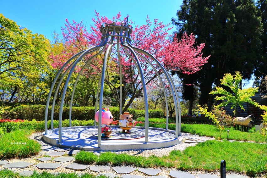 清境農場小瑞士花園‧著名的水上教堂、落羽松步道及綠光森林花園,晚上還有燈光秀 - 敦 小 蓮の食旅錄
