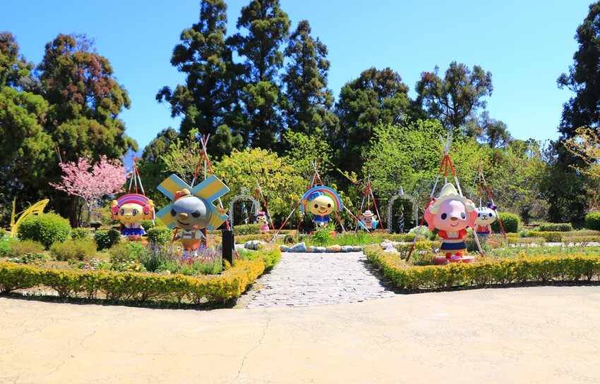 清境農場小瑞士花園‧著名的水上教堂、落羽松步道及綠光森林花園,晚上還有燈光秀 - 敦 小 蓮の食旅錄
