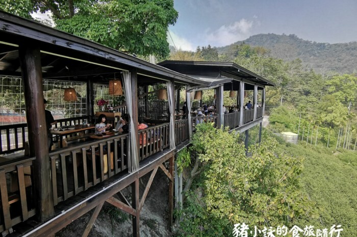 雲林。斗六》湖山巖湖山寺。銅光閃閃的十層樓高巨大彌勒佛