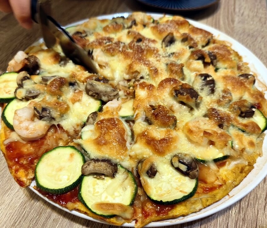 【食譜】高麗菜披薩．無澱粉低醣料理也能邪惡又美味!