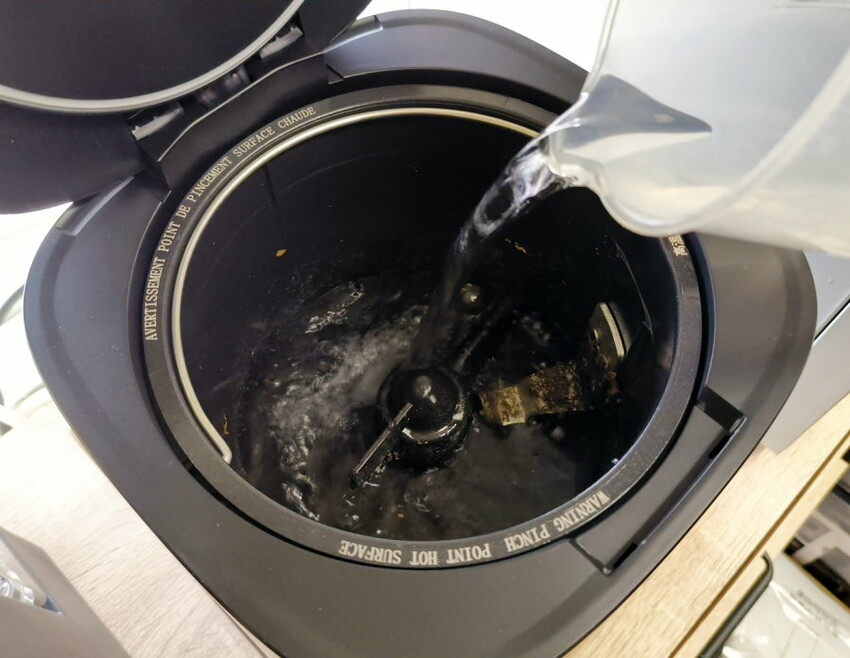 SANSUI山水廚餘機開箱．APP操控、低溫發酵堆肥、烘乾除臭殺菌!