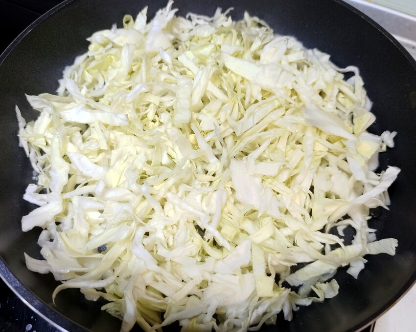 【食譜】高麗菜披薩．無澱粉低醣料理也能邪惡又美味!