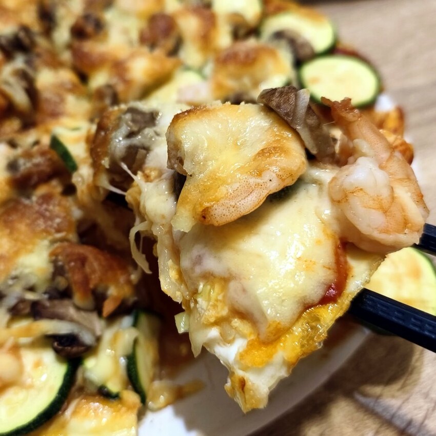 【食譜】高麗菜披薩．無澱粉低醣料理也能邪惡又美味!