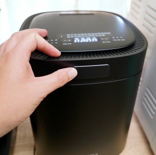 SANSUI山水廚餘機開箱．APP操控、低溫發酵堆肥、烘乾除臭殺菌!