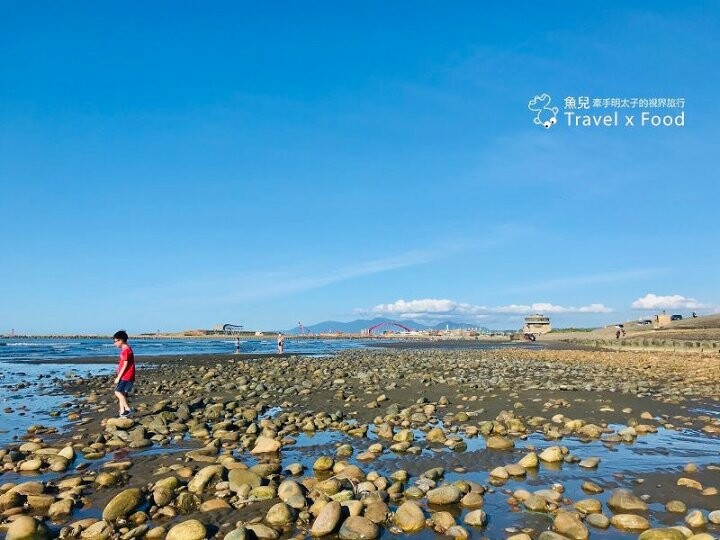 踏浪玩沙，觀海賞夕陽，超療癒景點！方形消波塊，可愛又美麗的豬鼻子沙灘～親子共遊，清涼一夏！ @魚兒 x 牽手明太子的「視」界旅行