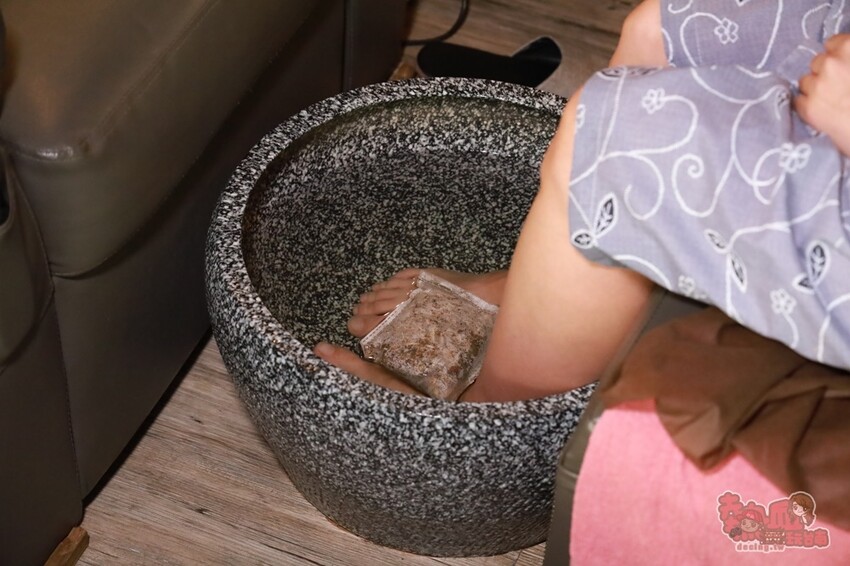 【台南按摩】不老村足體養生會館！台南超高CP值得按摩店，店內竟然還有公仔展示區~ - 熱血玩台南。跳躍新世界