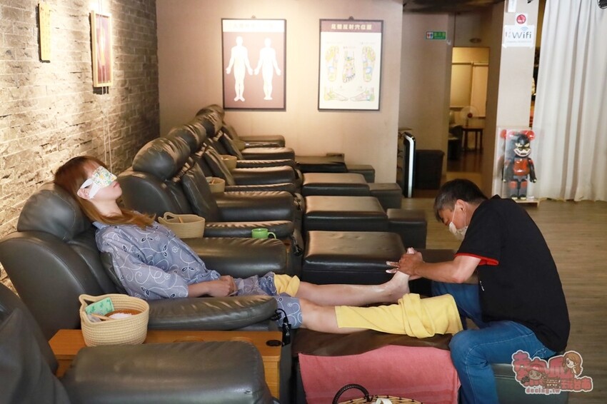 【台南按摩】不老村足體養生會館！台南超高CP值得按摩店，店內竟然還有公仔展示區~ - 熱血玩台南。跳躍新世界