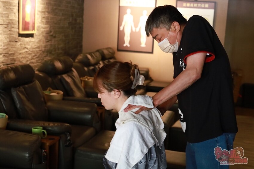 【台南按摩】不老村足體養生會館！台南超高CP值得按摩店，店內竟然還有公仔展示區~ - 熱血玩台南。跳躍新世界