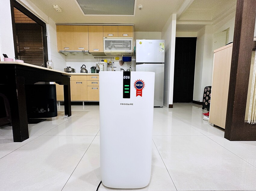 【FRIGIDAIRE富及第】CASR 4.4節能升級款智慧型空氣清淨機FAP-0441HP，負離子雙重過濾，DC直流風扇3+1段式風速調整，過敏兒救星！隨時把控空氣品質，髒空氣通通一網打盡！