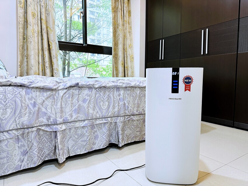 【FRIGIDAIRE富及第】CASR 4.4節能升級款智慧型空氣清淨機FAP-0441HP，負離子雙重過濾，DC直流風扇3+1段式風速調整，過敏兒救星！隨時把控空氣品質，髒空氣通通一網打盡！