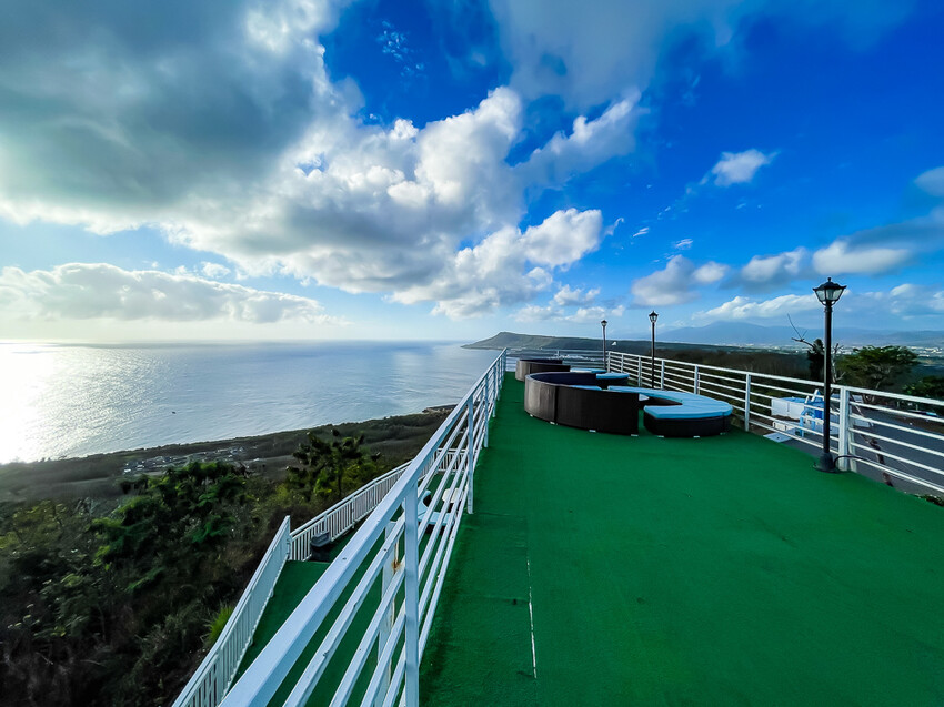 恆春墾丁景點 – 海崖灣萌寵景觀園區 x 近距離接觸可愛水豚君、笑笑羊與草泥馬！