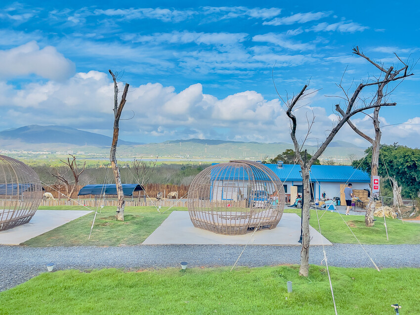 恆春墾丁景點 – 海崖灣萌寵景觀園區 x 近距離接觸可愛水豚君、笑笑羊與草泥馬！