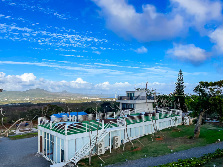 恆春墾丁景點 – 海崖灣萌寵景觀園區 x 近距離接觸可愛水豚君、笑笑羊與草泥馬！