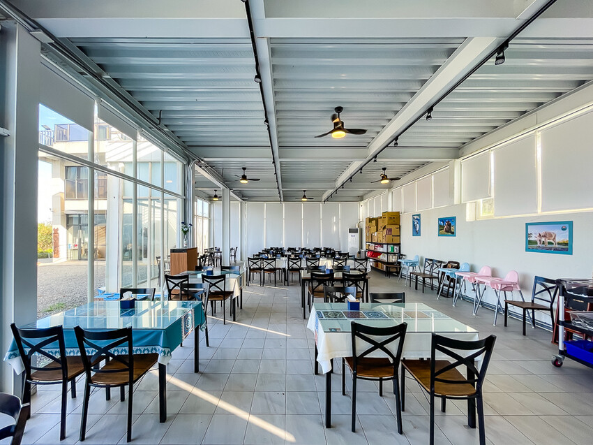 恆春墾丁景點 – 海崖灣萌寵景觀園區 x 近距離接觸可愛水豚君、笑笑羊與草泥馬！