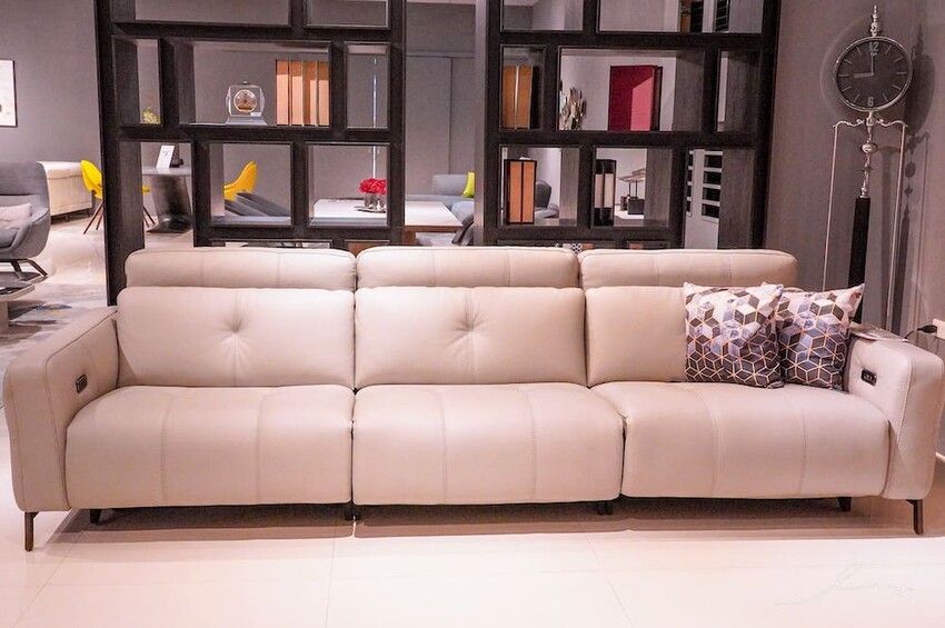 晶華傢俱洲際店 | 台中家具推薦,百款平價精品床墊沙發任君挑選,還有哺乳媽媽必推的沃荷電動單人沙發哦~ - 艾薇覓食趣