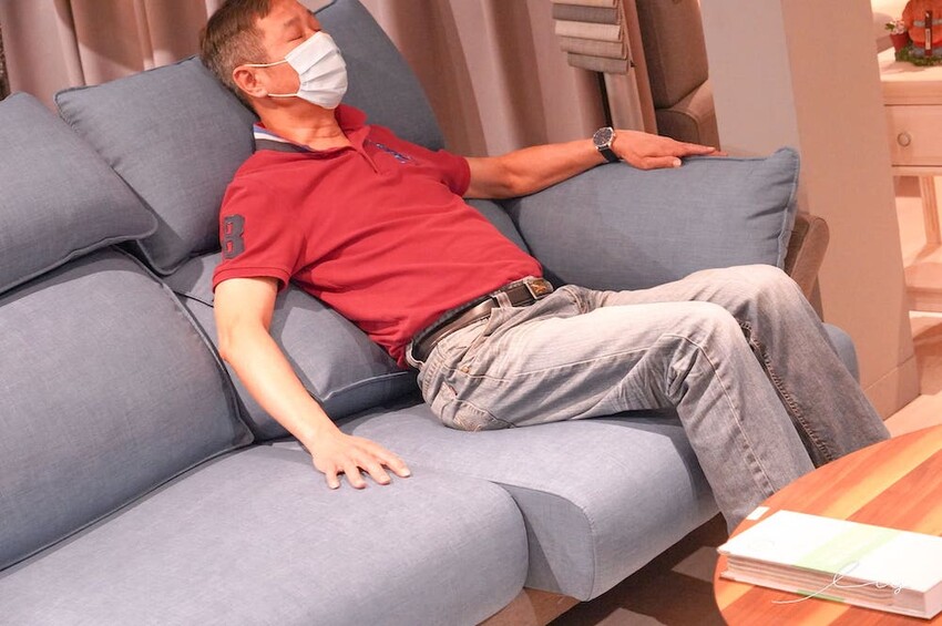 晶華傢俱洲際店 | 台中家具推薦,百款平價精品床墊沙發任君挑選,還有哺乳媽媽必推的沃荷電動單人沙發哦~ - 艾薇覓食趣