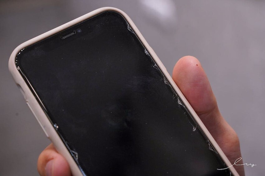 雷神快修 |台中iphone維修推薦!Apple原廠認證維修專門店,零件、維修技術比照原廠,面對面維修快速又省時! - 艾薇覓食趣