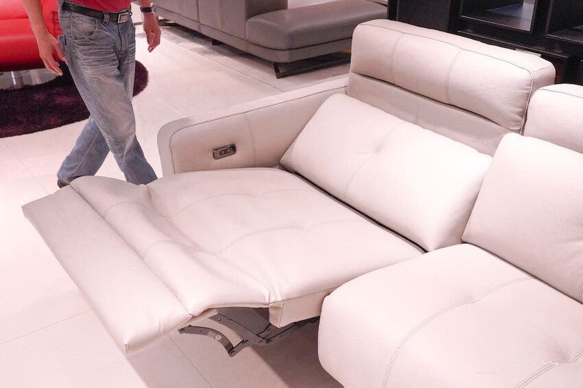 晶華傢俱洲際店 | 台中家具推薦,百款平價精品床墊沙發任君挑選,還有哺乳媽媽必推的沃荷電動單人沙發哦~ - 艾薇覓食趣