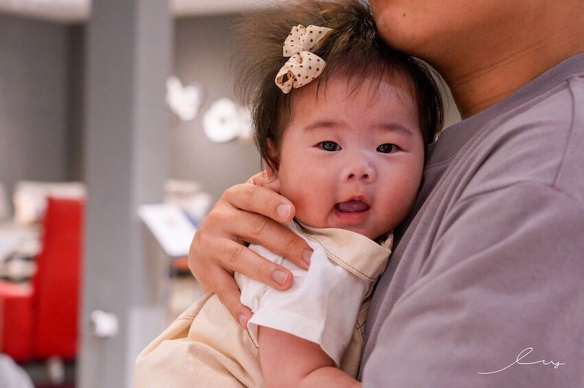 晶華傢俱洲際店 | 台中家具推薦,百款平價精品床墊沙發任君挑選,還有哺乳媽媽必推的沃荷電動單人沙發哦~ - 艾薇覓食趣