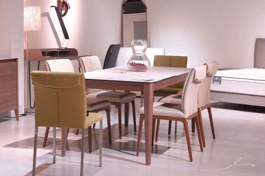 晶華傢俱洲際店 | 台中家具推薦,百款平價精品床墊沙發任君挑選,還有哺乳媽媽必推的沃荷電動單人沙發哦~ - 艾薇覓食趣