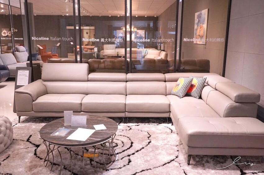 晶華傢俱洲際店 | 台中家具推薦,百款平價精品床墊沙發任君挑選,還有哺乳媽媽必推的沃荷電動單人沙發哦~ - 艾薇覓食趣