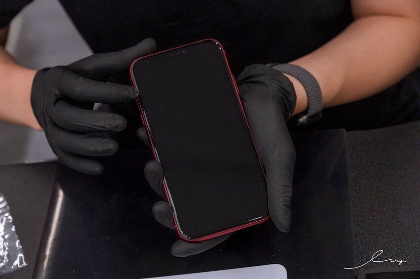 雷神快修 |台中iphone維修推薦!Apple原廠認證維修專門店,零件、維修技術比照原廠,面對面維修快速又省時! - 艾薇覓食趣