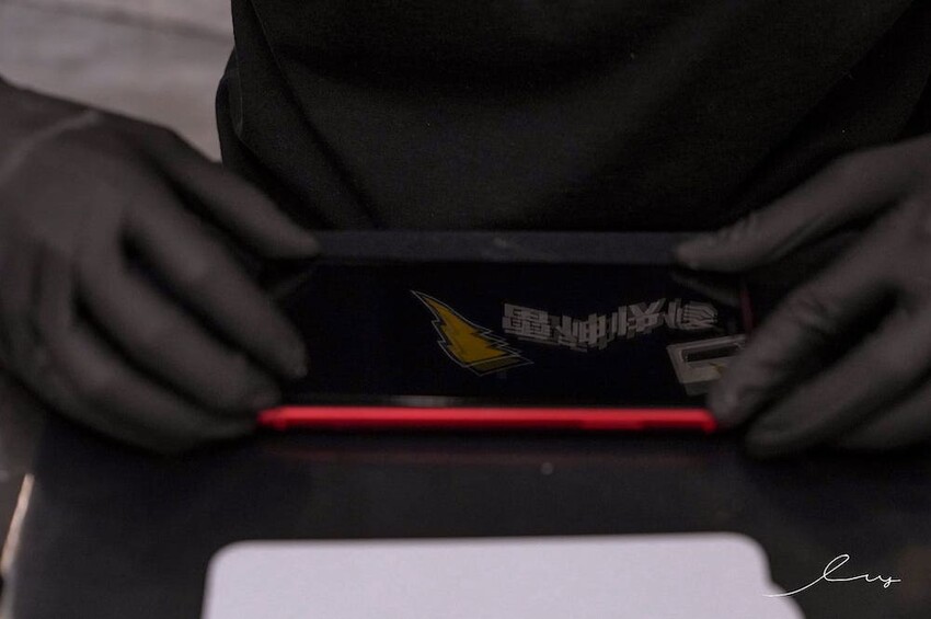 雷神快修 |台中iphone維修推薦!Apple原廠認證維修專門店,零件、維修技術比照原廠,面對面維修快速又省時! - 艾薇覓食趣