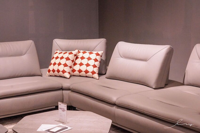 晶華傢俱洲際店 | 台中家具推薦,百款平價精品床墊沙發任君挑選,還有哺乳媽媽必推的沃荷電動單人沙發哦~ - 艾薇覓食趣