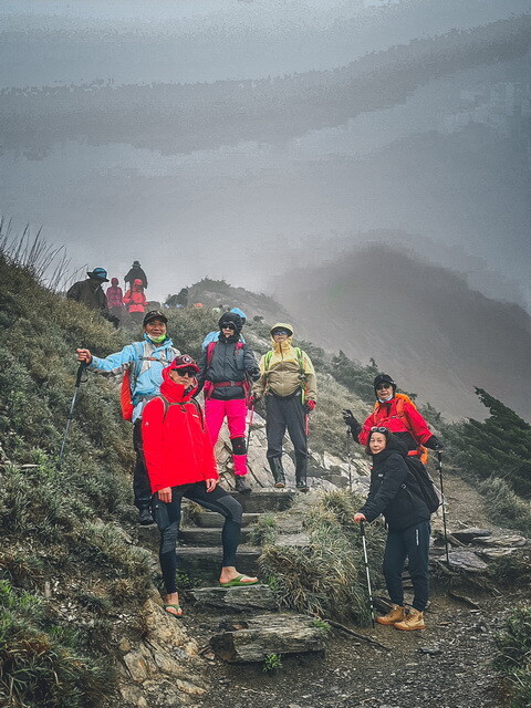 【合歡尖山】合歡群峰新手步道,15分鐘就能登頂,下山就能喝咖啡 - 貪吃猴的幻想