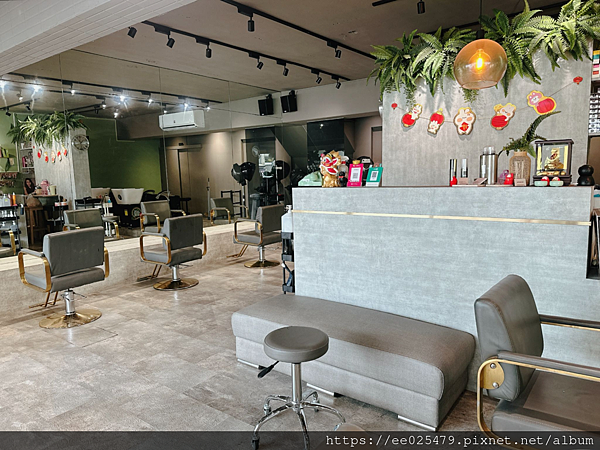 高雄小港髮廊  U Hair 你的髮型燙染髮推薦,夏日就是要有輕盈俏捲髮～