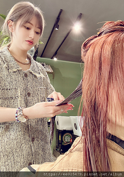 高雄小港髮廊  U Hair 你的髮型燙染髮推薦,夏日就是要有輕盈俏捲髮～