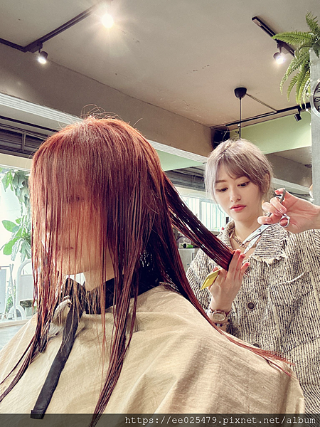 高雄小港髮廊  U Hair 你的髮型燙染髮推薦,夏日就是要有輕盈俏捲髮～