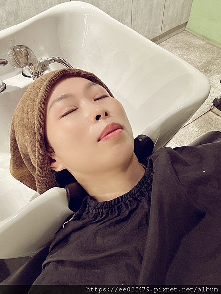 高雄小港髮廊  U Hair 你的髮型燙染髮推薦,夏日就是要有輕盈俏捲髮～