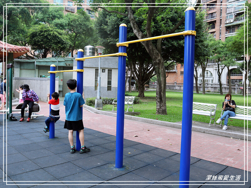 溫州公園-桃園/和恐龍一起玩!侏儸紀主題特色親子公園