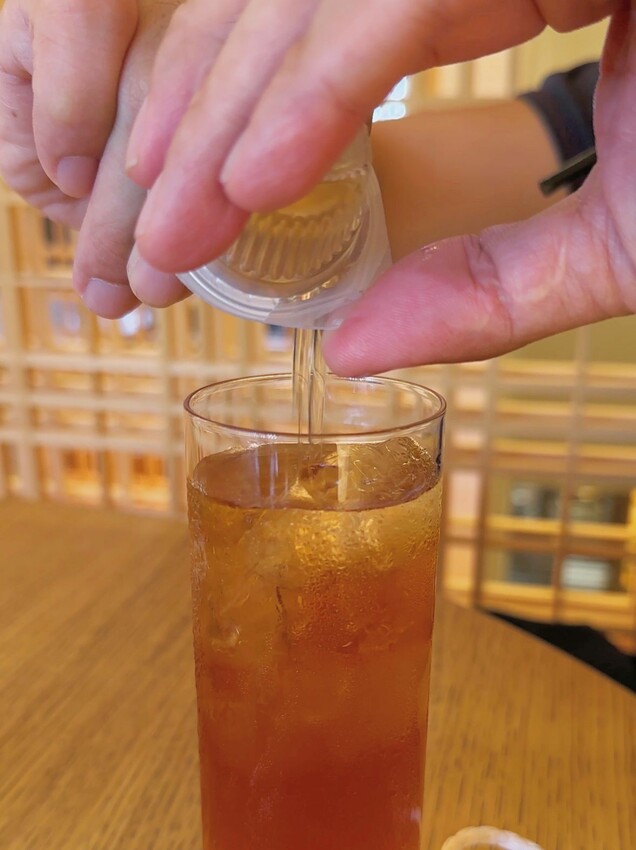 [日本京都美食]京都祇園茶寮Kyoto Gion Saryo｜必點小甜餅、焦糖布丁、培煎紅茶｜八坂神社旁的獨棟咖啡廳｜2樓塌塌米空間超愜意！ - 萍姐愛分享