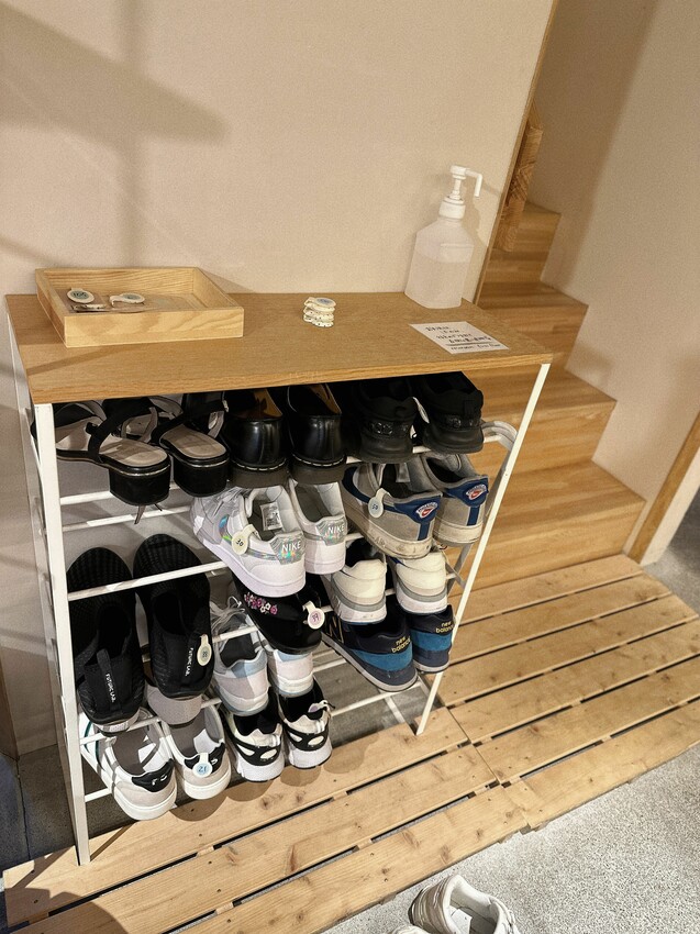 [日本京都美食]京都祇園茶寮Kyoto Gion Saryo｜必點小甜餅、焦糖布丁、培煎紅茶｜八坂神社旁的獨棟咖啡廳｜2樓塌塌米空間超愜意！ - 萍姐愛分享