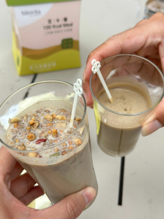 MinVita烏龍奶綠 百卡餐新上市！營養師高敏敏親研｜1包不到百卡｜添加滿滿營養｜ 好料看得到｜讓你喝奶茶不罪惡 - 萍姐愛分享