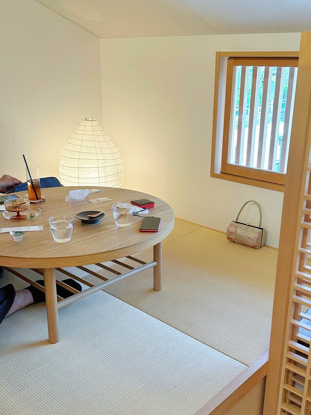 [日本京都美食]京都祇園茶寮Kyoto Gion Saryo｜必點小甜餅、焦糖布丁、培煎紅茶｜八坂神社旁的獨棟咖啡廳｜2樓塌塌米空間超愜意！ - 萍姐愛分享