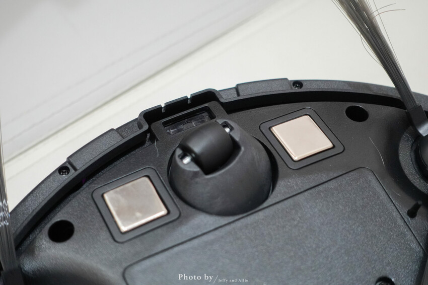 【質感家電】SANSUI山水智能掃拖掃地機器人，陀螺儀導航、支援google音箱、獨立集塵盒/水箱。