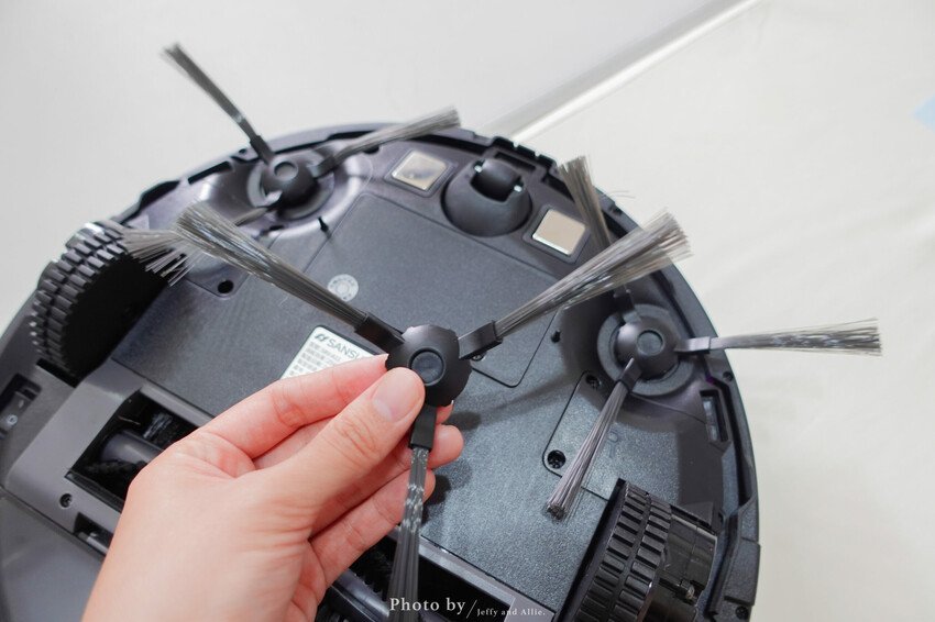 【質感家電】SANSUI山水智能掃拖掃地機器人，陀螺儀導航、支援google音箱、獨立集塵盒/水箱。